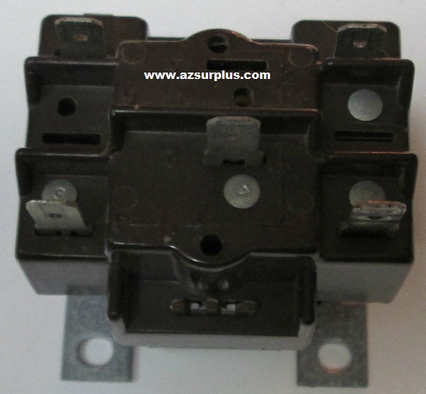 Honeywell R8222B 1000 Relay 24Vac Used SPDT Switching contacts - Click Image to Close